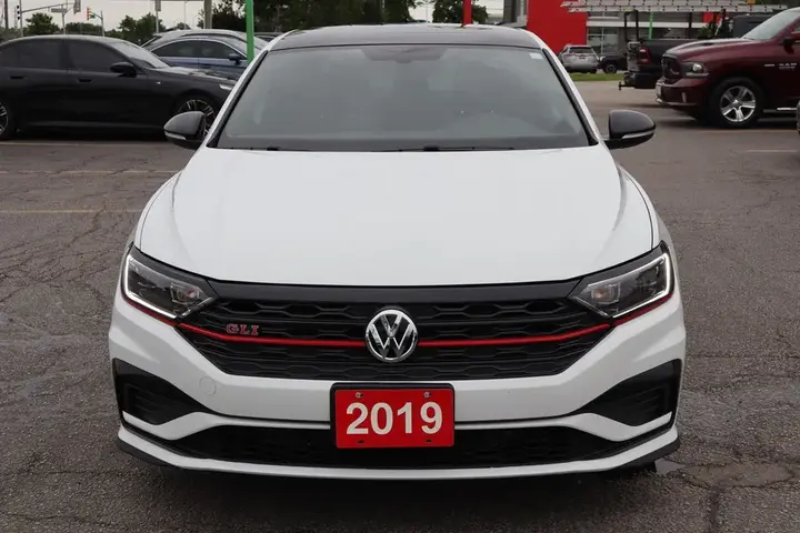 Volkswagen Jetta 2019 photo 2