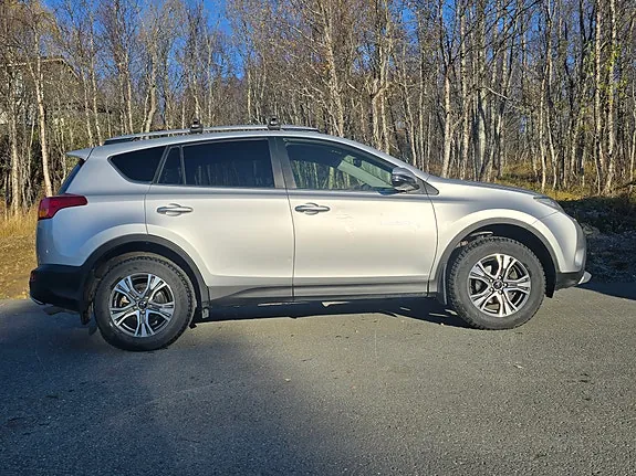 Toyota Rav4 2015 photo 3