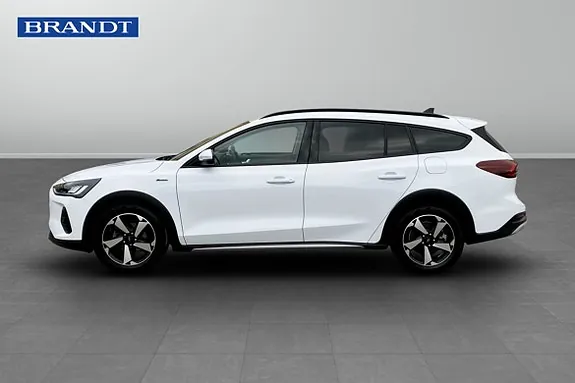Ford Focus 2023 photo 3