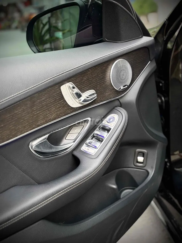 Mercedes-Benz C-Class 2020 photo 4