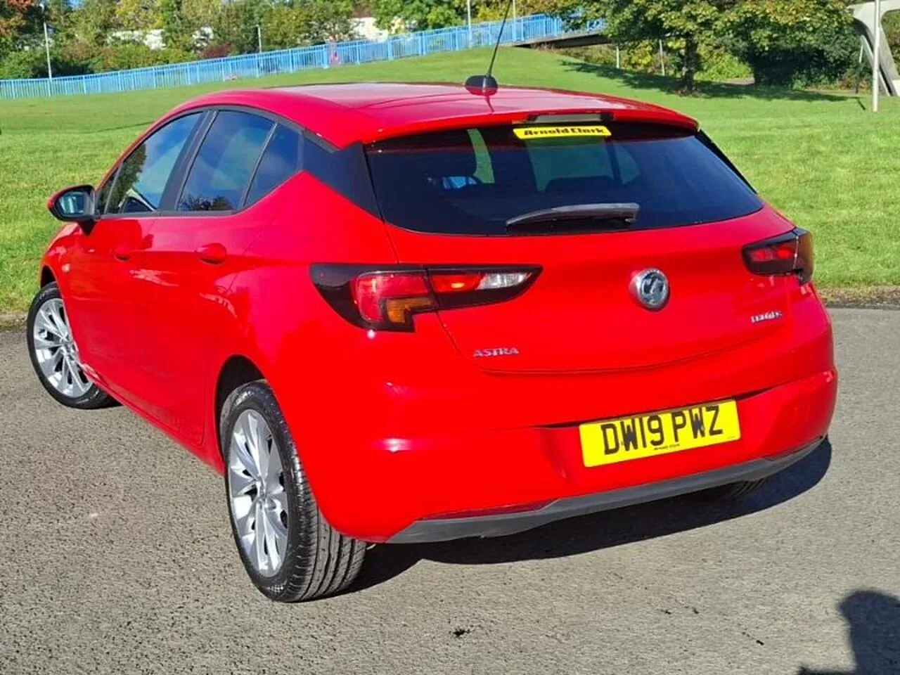 Vauxhall Astra 2019 photo 2