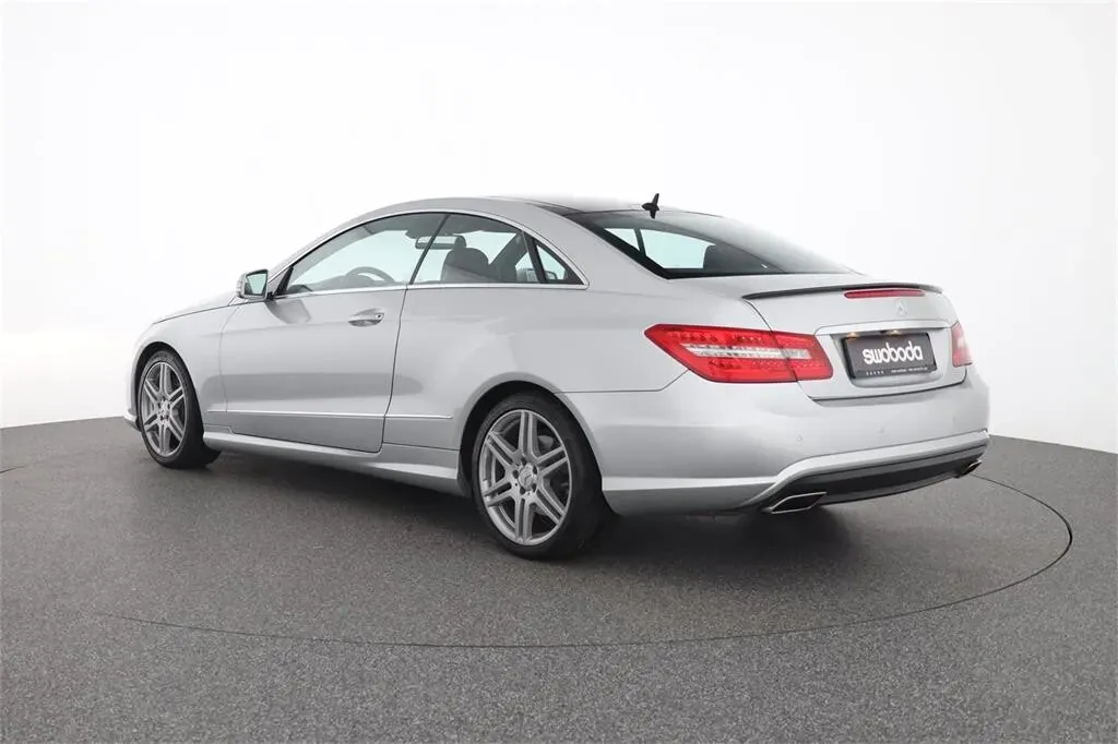Mercedes-Benz E-Class 2010 photo 3