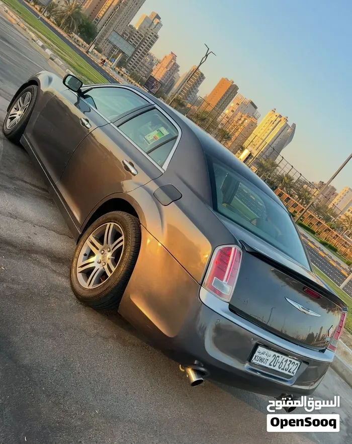 Chrysler 300 2013 photo 3