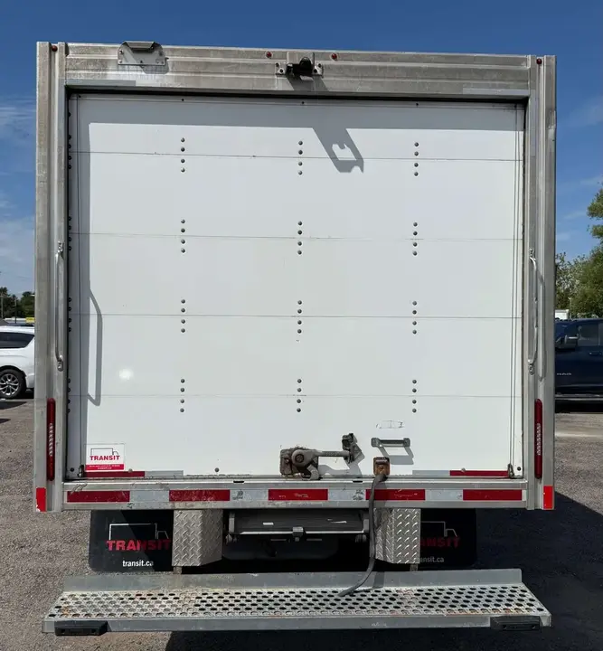 Ford E-Series 2022 photo 4