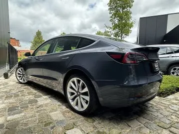 Tesla Model 3 2020 photo 3