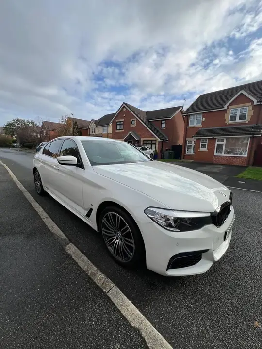 BMW 5 Series 2018 photo 2