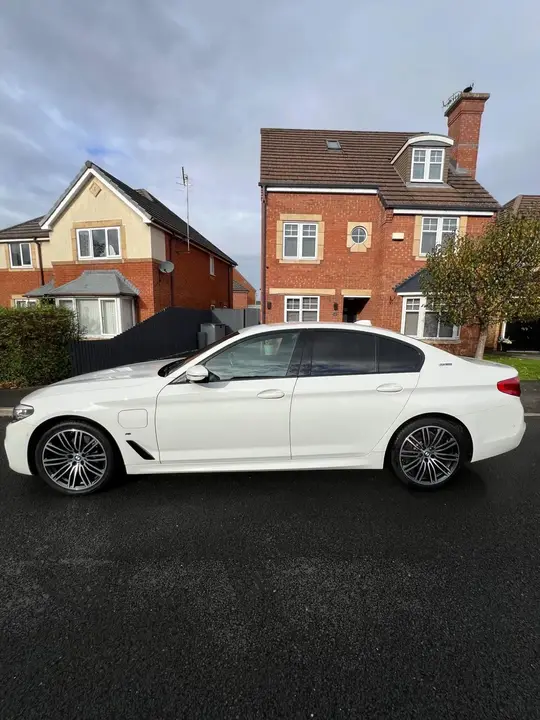 BMW 5 Series 2018 photo 5