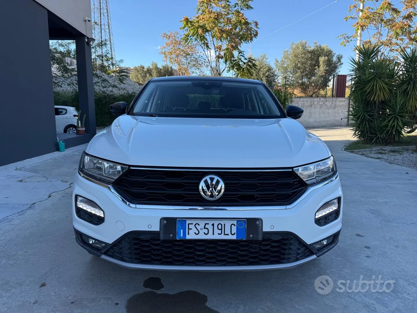 Volkswagen T-Roc 2018 photo 2