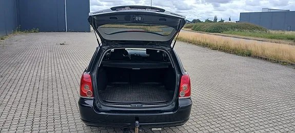 Toyota Avensis 2006 photo 5