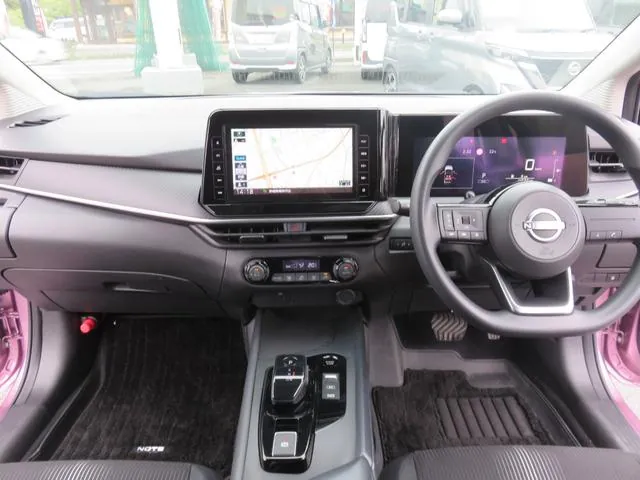 Nissan Note 2022 photo 2
