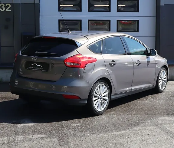 Ford Focus 2015 photo 2