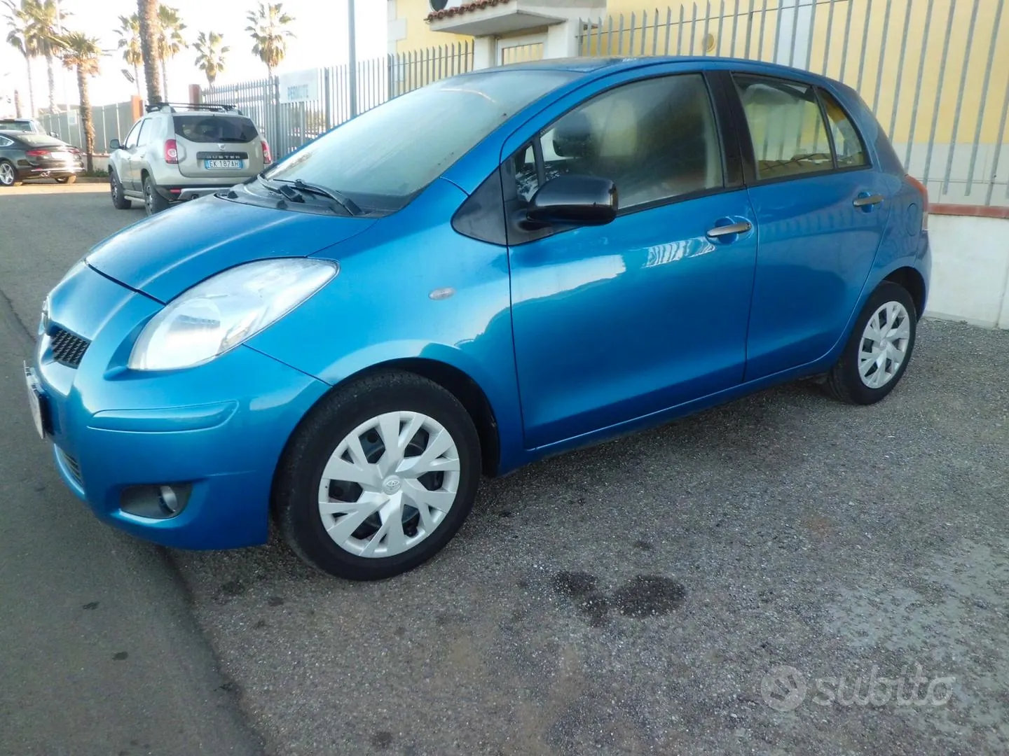 Toyota Yaris 2011 photo 2