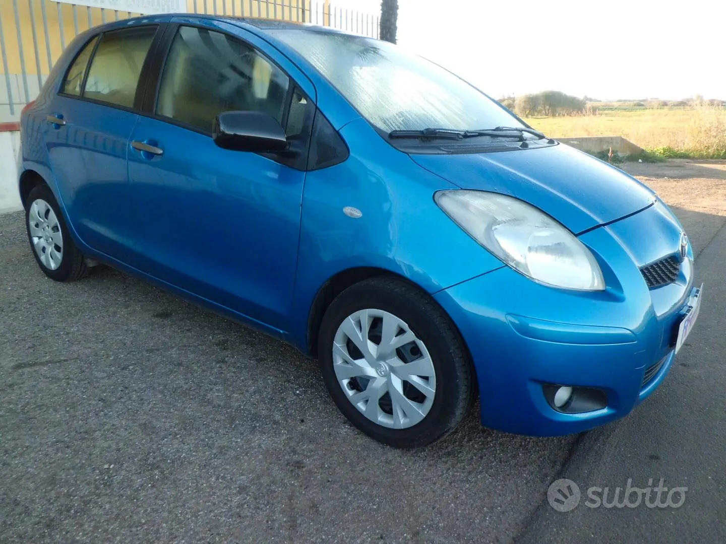 Toyota Yaris 2011 photo 3