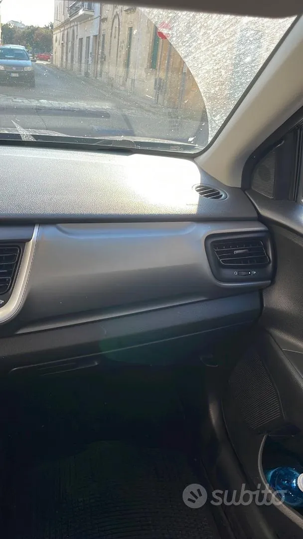 Kia Stonic 2020 photo 4