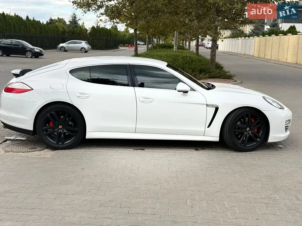 Porsche Panamera 2010 photo 2