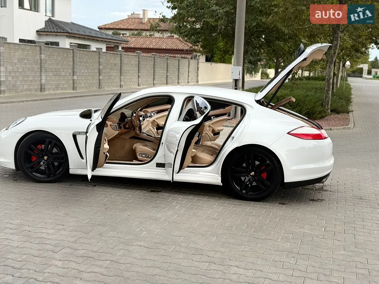 Porsche Panamera 2010 photo 4