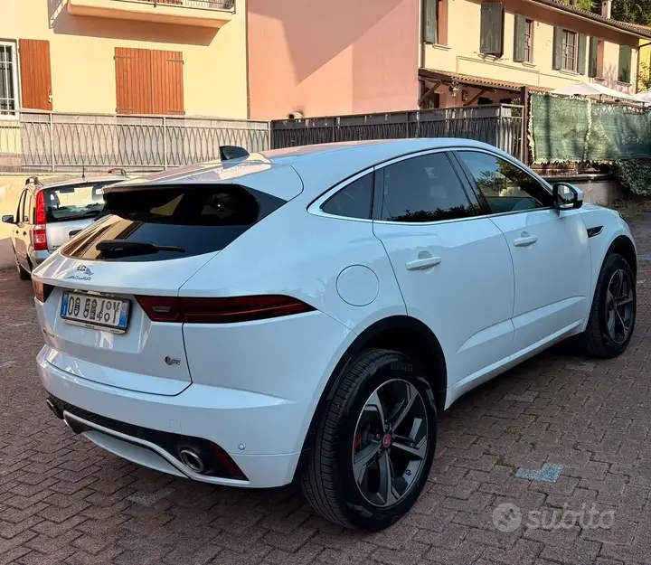 Jaguar E-Pace 2021 photo 2