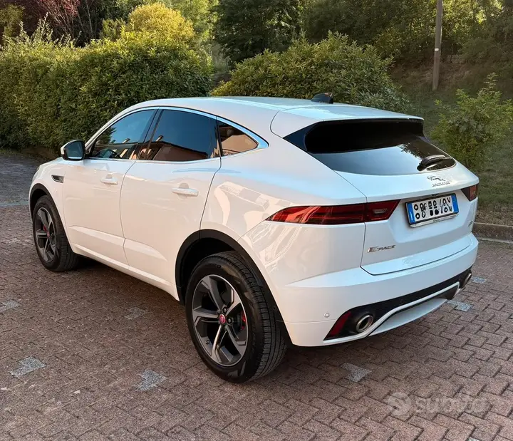 Jaguar E-Pace 2021 photo 4