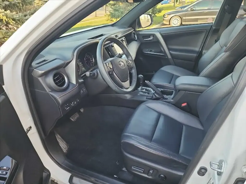 Toyota Rav4 2017 photo 5