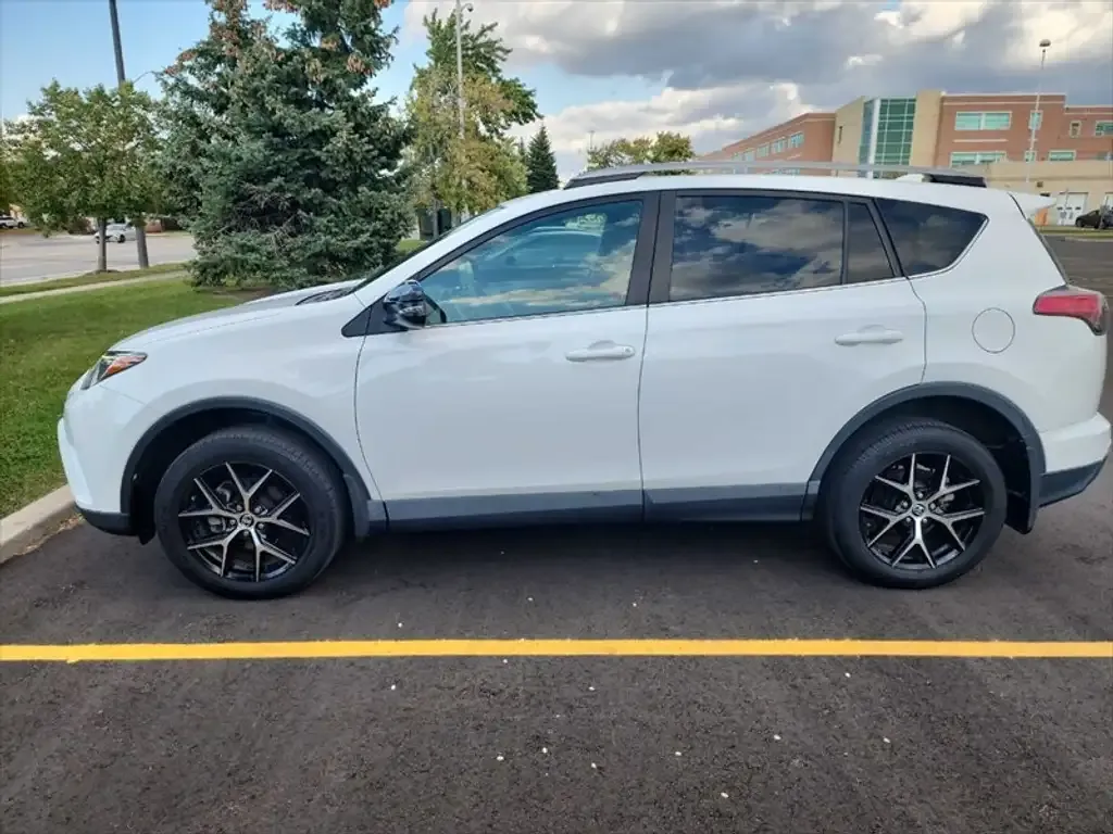 Toyota Rav4 2017 photo 2