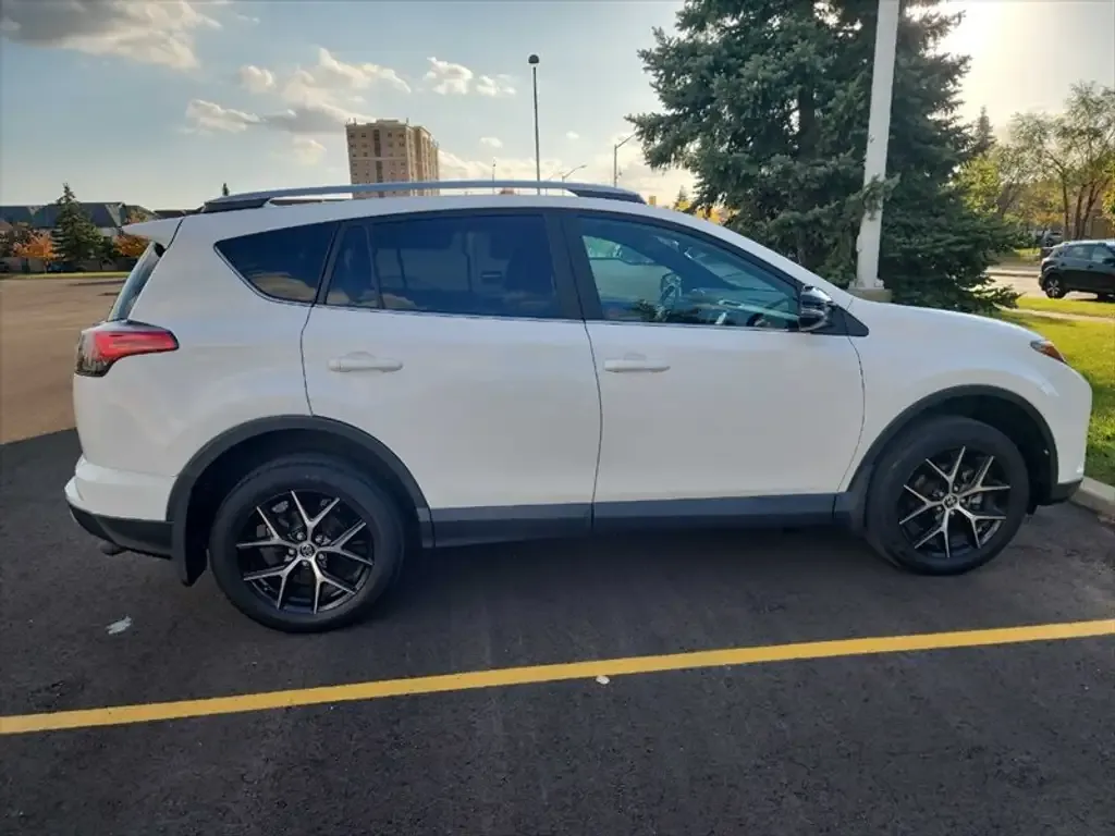 Toyota Rav4 2017 photo 3