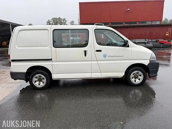 Toyota Hiace 2006 photo 5