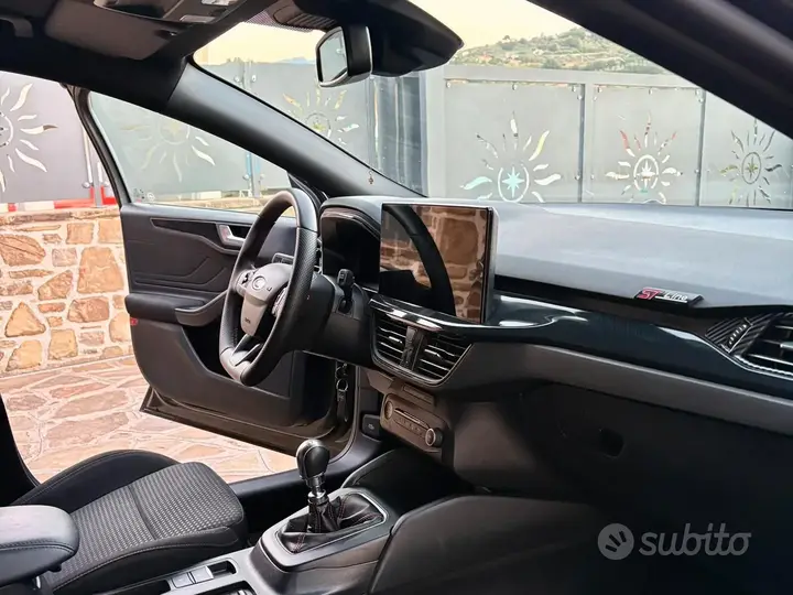 Ford Focus 2023 photo 4