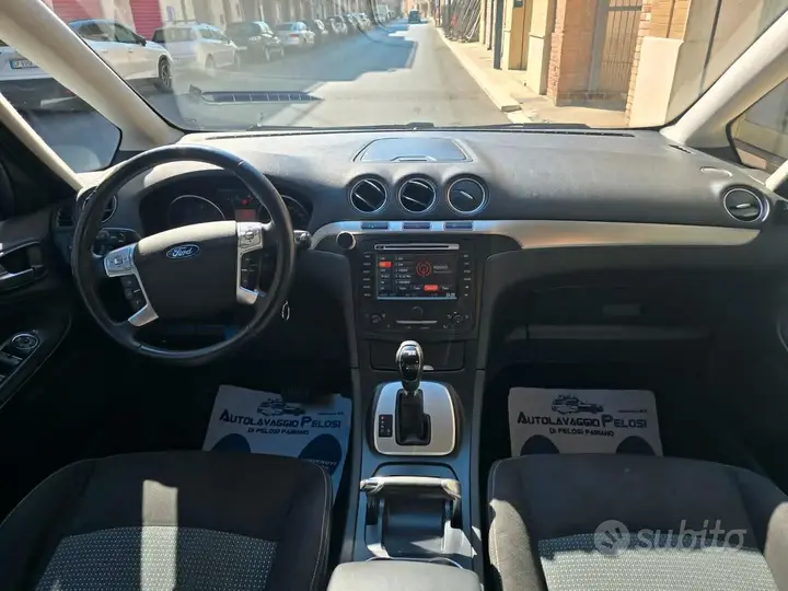 Ford Galaxy 2013 photo 5