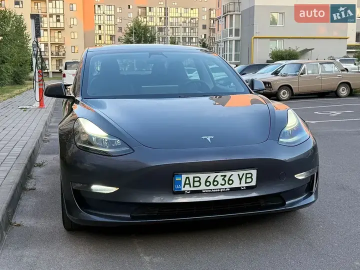 Tesla Model 3 2021 photo 3