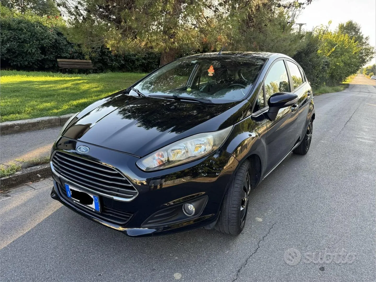 Ford Fiesta 2015 photo 2