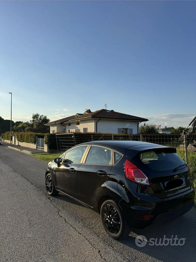 Ford Fiesta 2015 photo 3