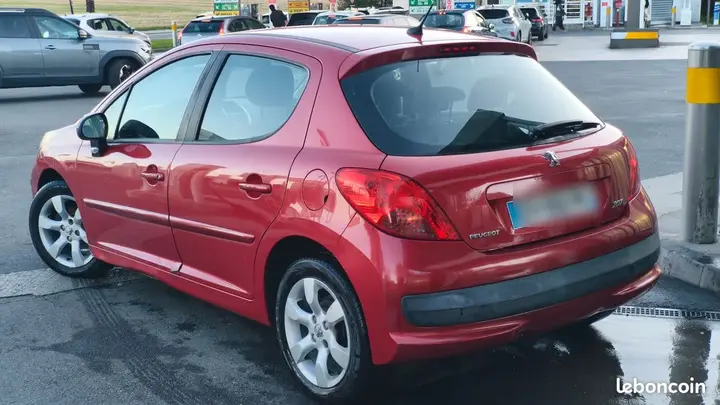 Peugeot 207 2006 photo 2