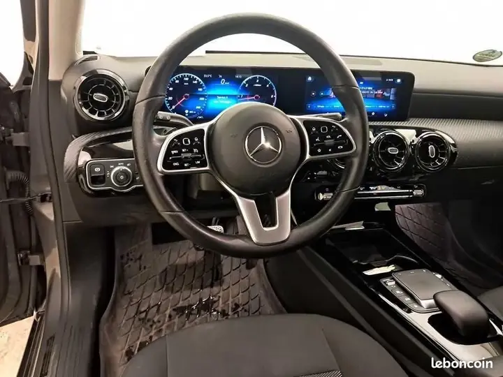 Mercedes-Benz A-Class 2018 photo 2