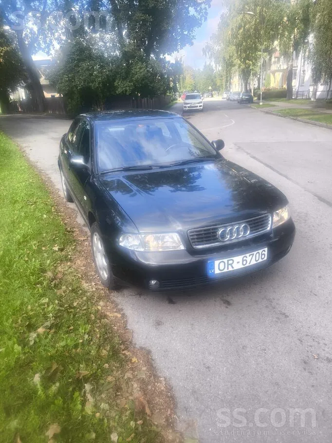 Audi A4 1999 photo 5