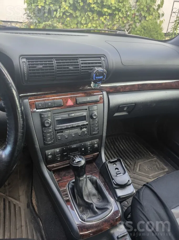 Audi A4 1999 photo 3
