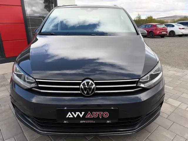 Volkswagen Touran 2023 photo 2