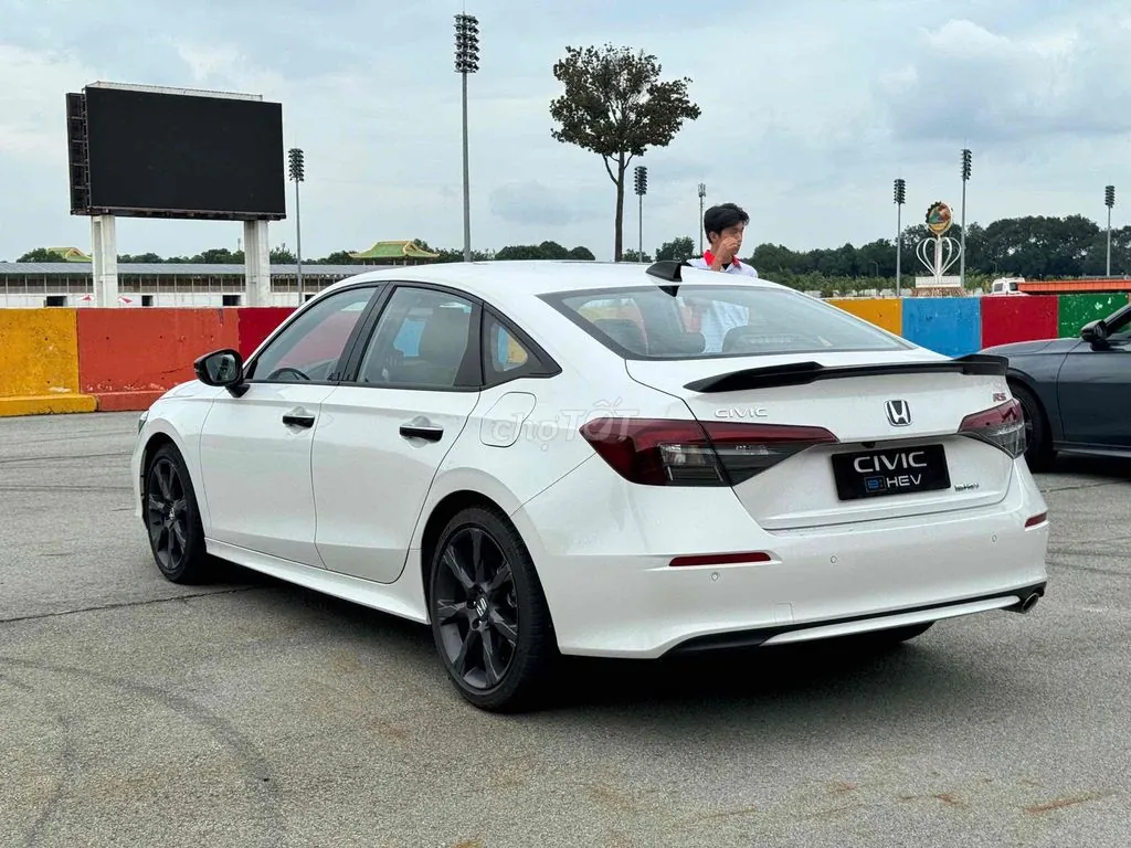 Honda Civic 2026 photo 5