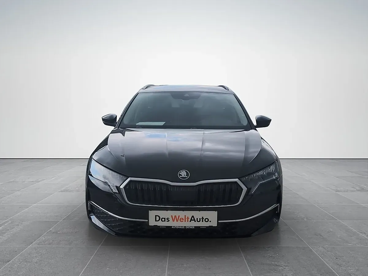 Skoda Octavia 2026 photo 2