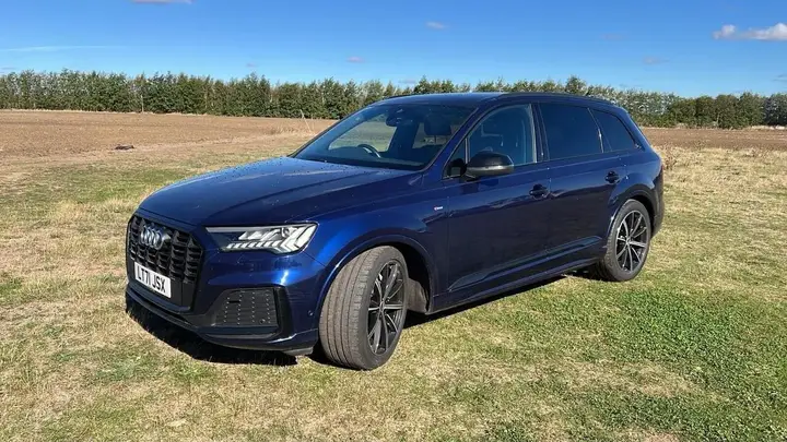 Audi Q7 2021 photo 2