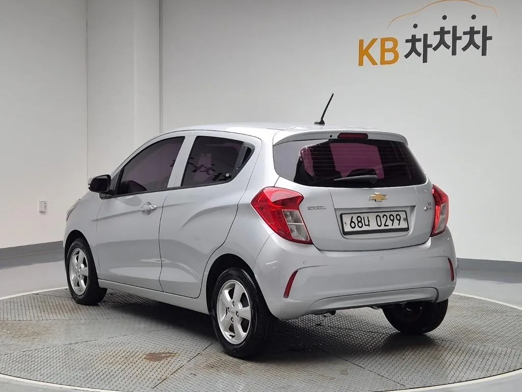 Chevrolet Spark 2017 photo 2