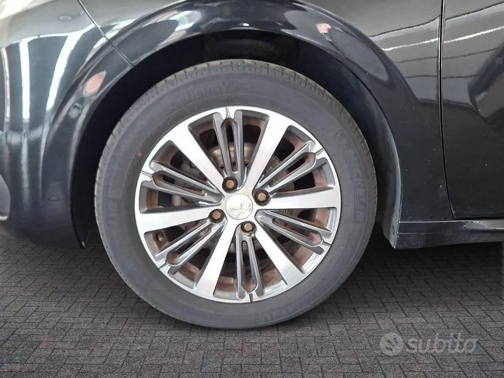 Peugeot 208 2016 photo 5