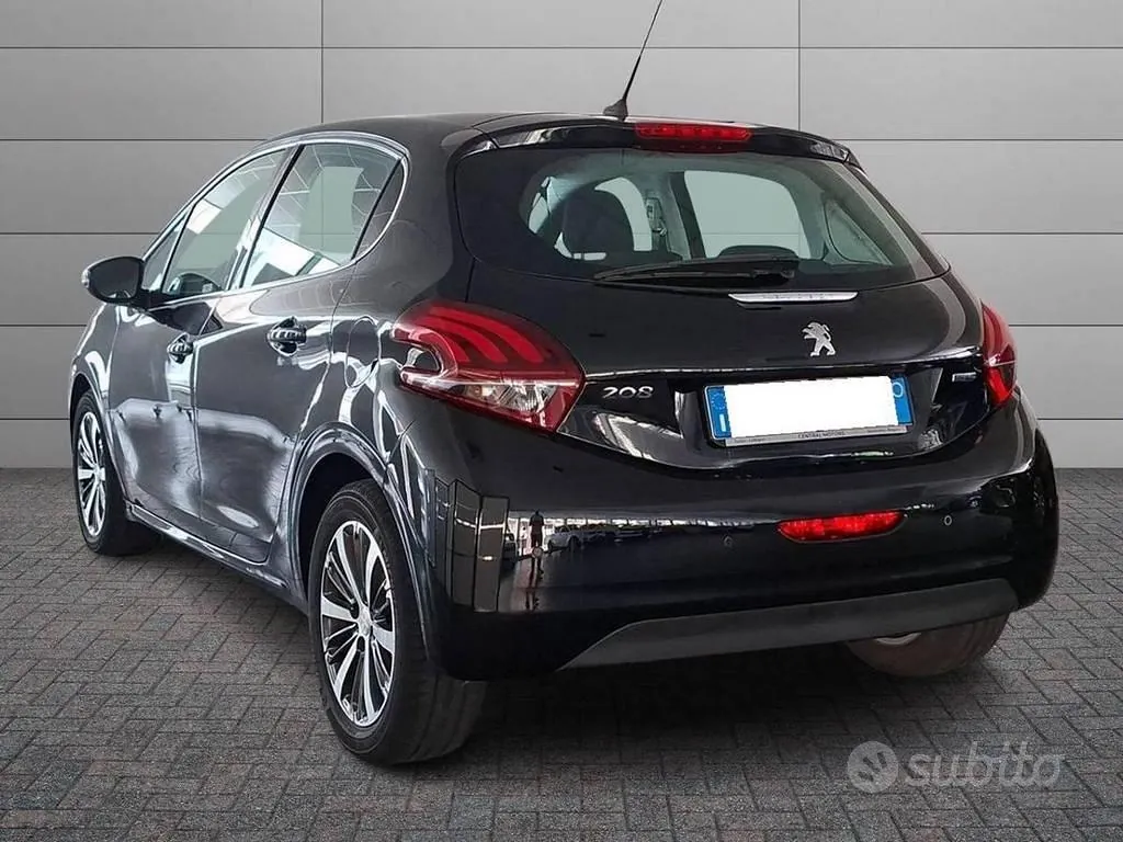 Peugeot 208 2016 photo 2