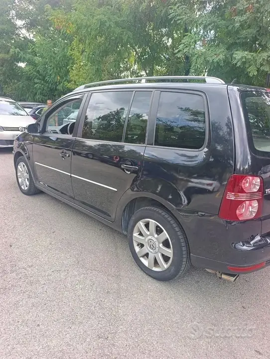 Volkswagen Touran 2008 photo 4