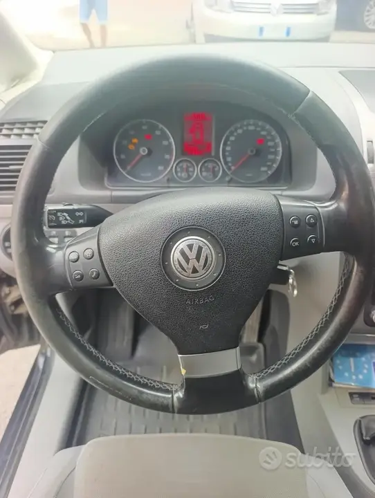 Volkswagen Touran 2008 photo 5