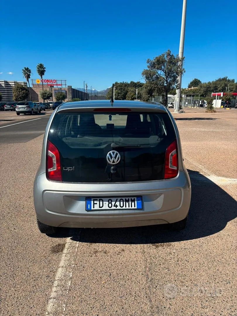 Volkswagen Up 2016 photo 2