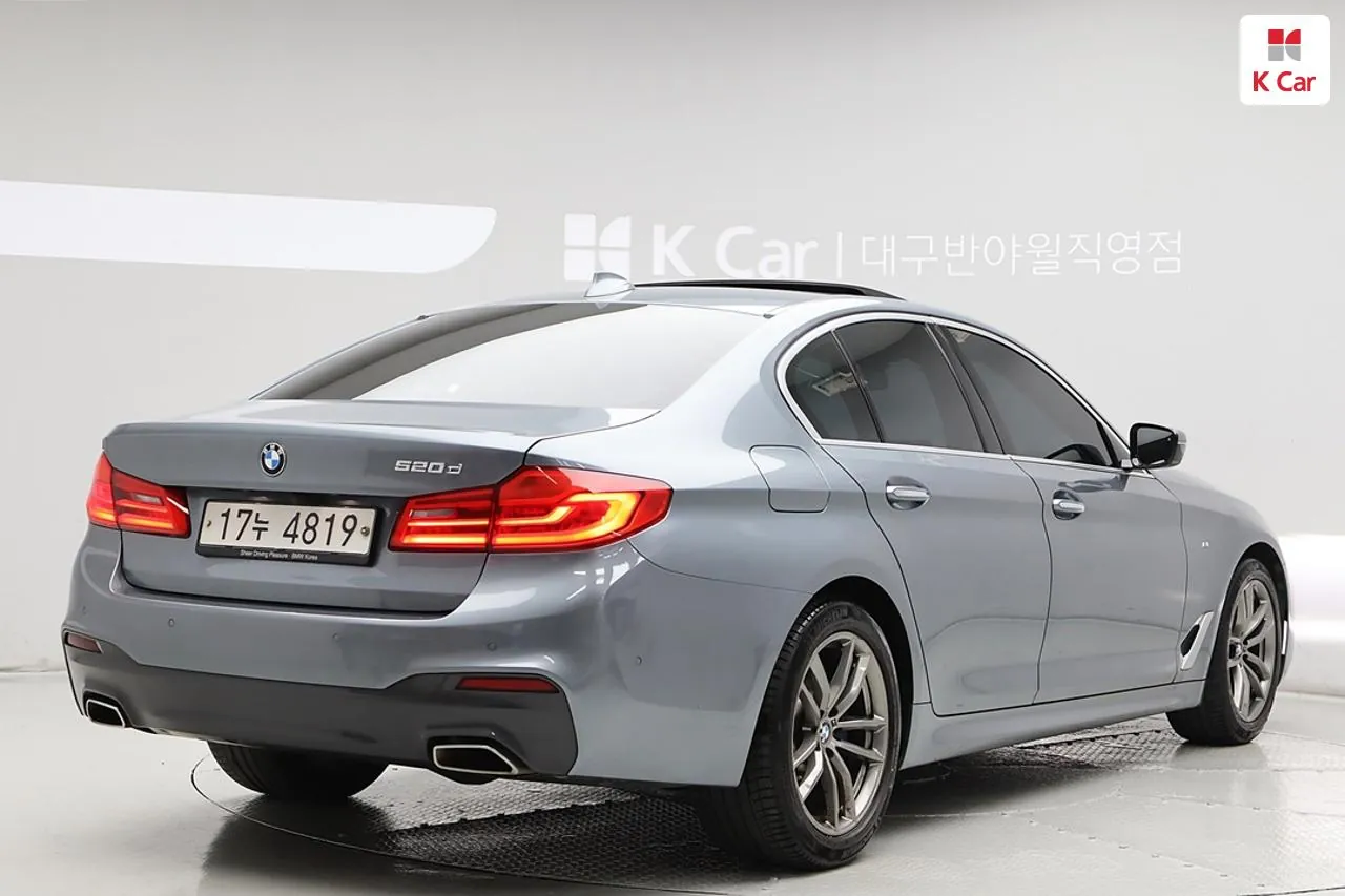 BMW 5 Series G30 2018 photo 4