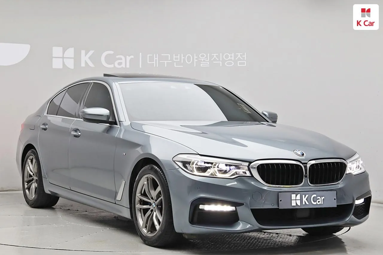 BMW 5 Series G30 2018 photo 3
