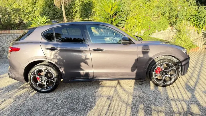 Alfa Romeo Stelvio 2022 photo 4