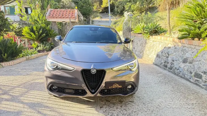 Alfa Romeo Stelvio 2022 photo 2