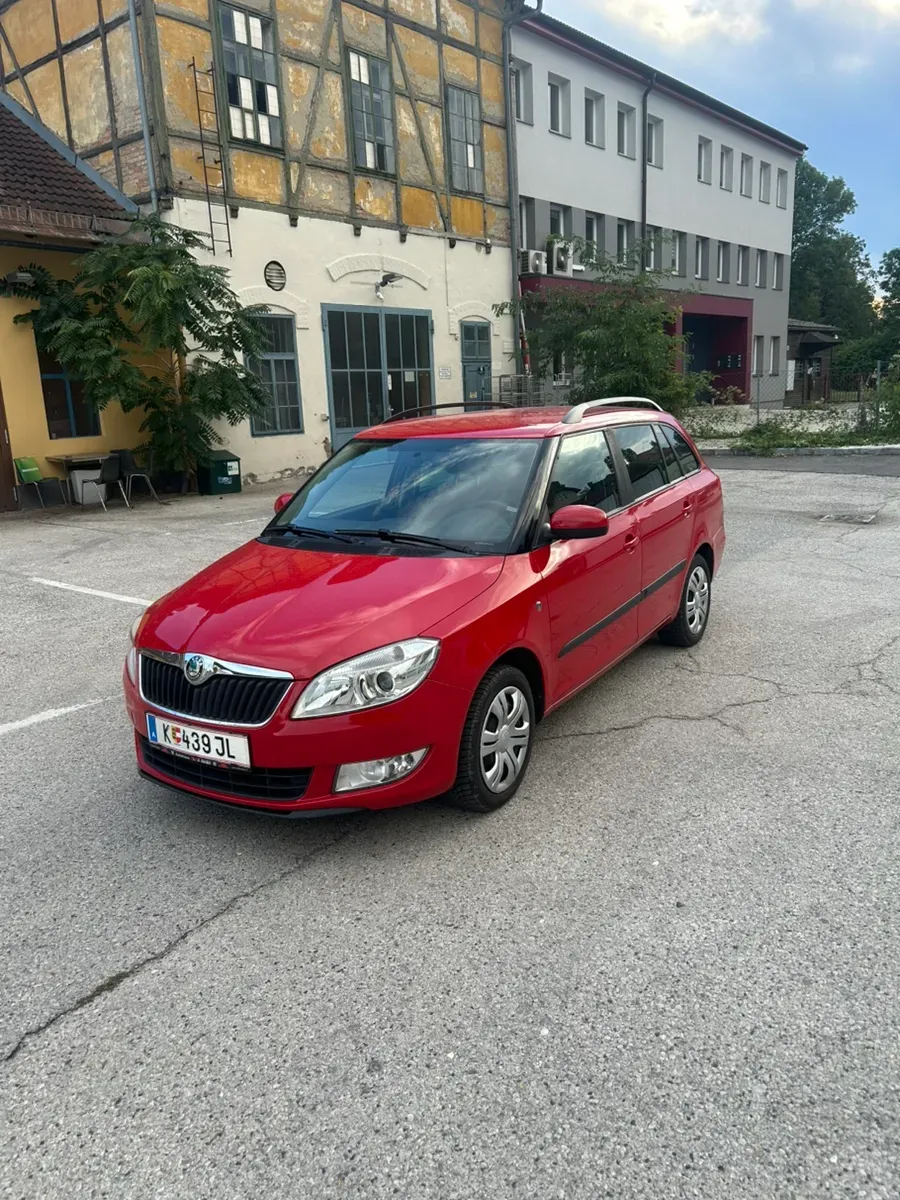 Skoda Fabia 2013 photo 2